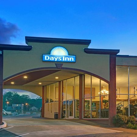 Days Inn By Wyndham Kansas City Kültér fotó