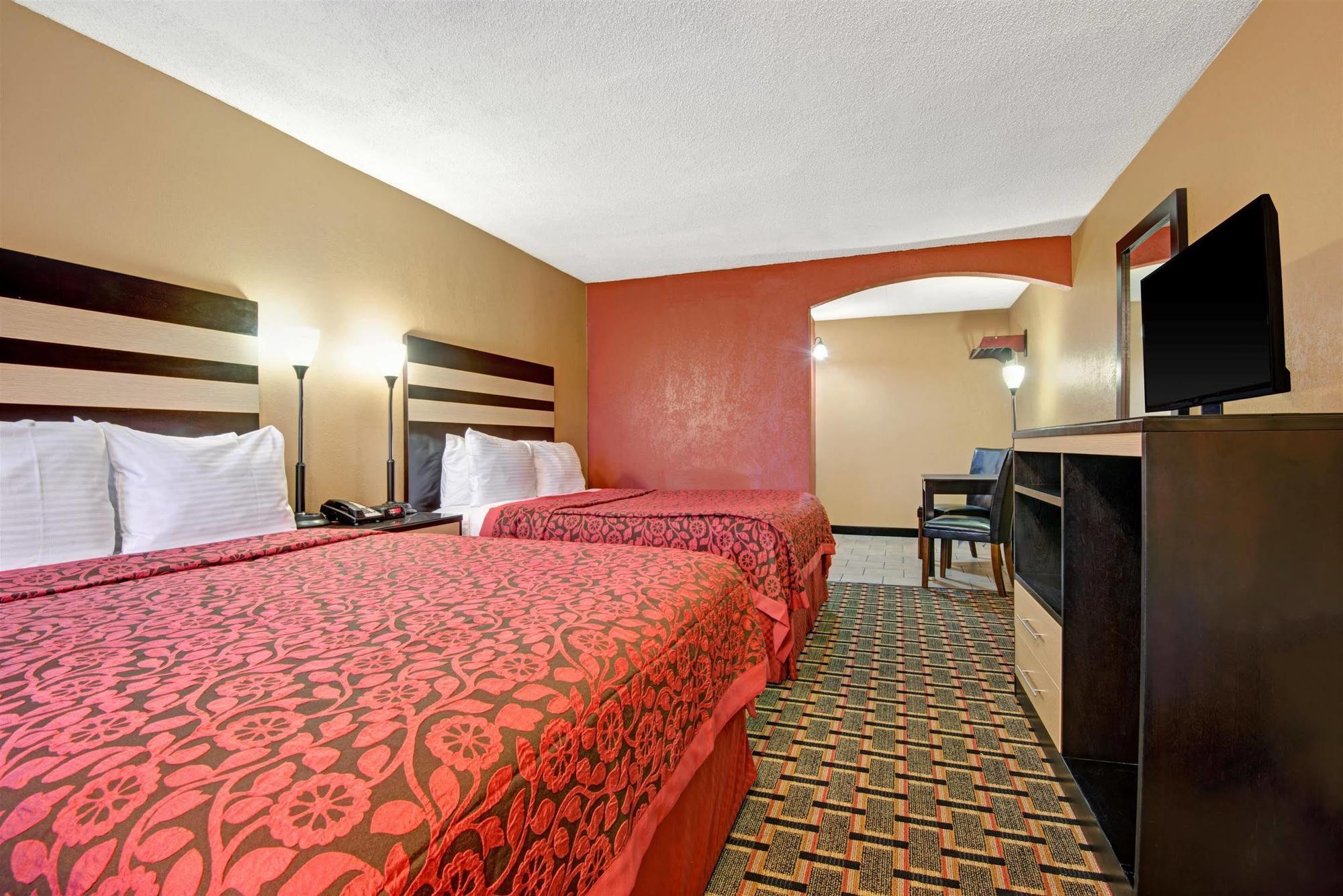 Days Inn By Wyndham Kansas City Kültér fotó