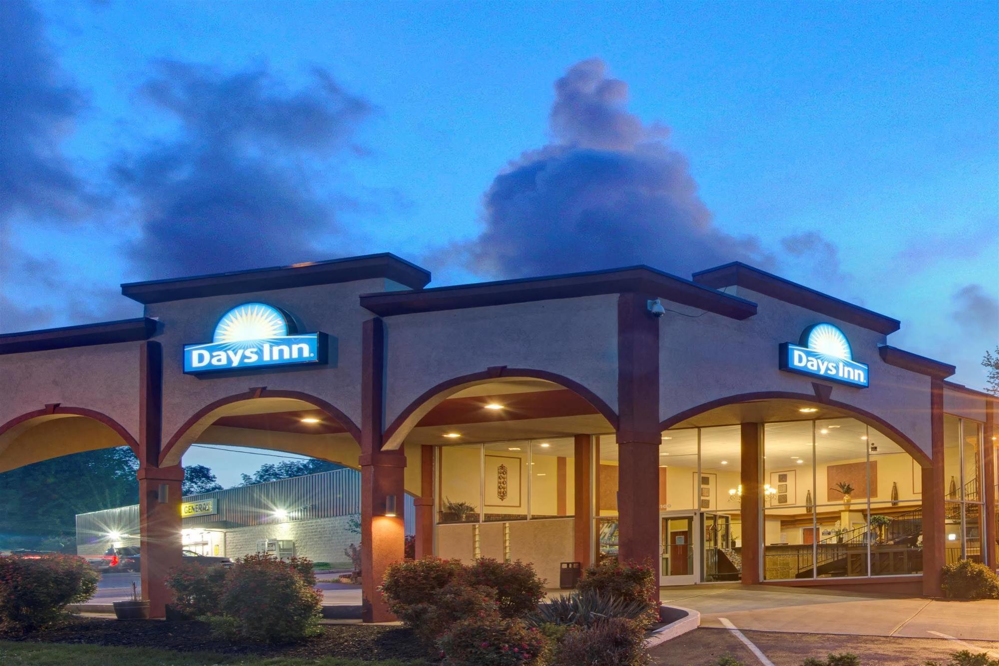 Days Inn By Wyndham Kansas City Kültér fotó